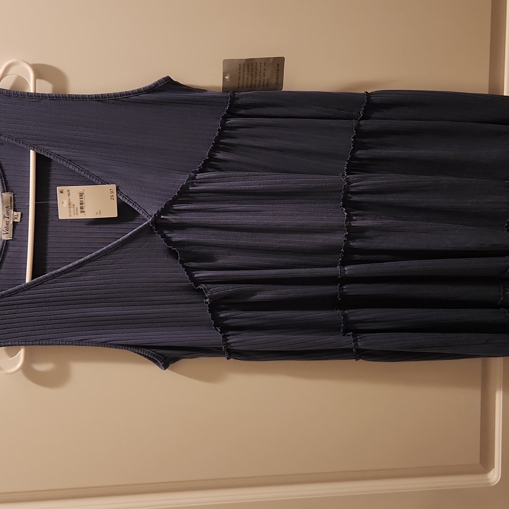 Velvet torch purple's blue dress XL torn at a seam